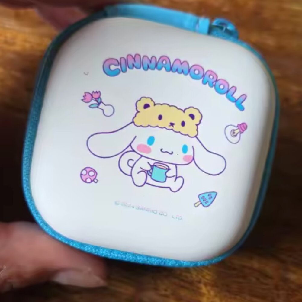 Sanrio earbuds wired microphone with case Kuromi and Cinnamon Roll